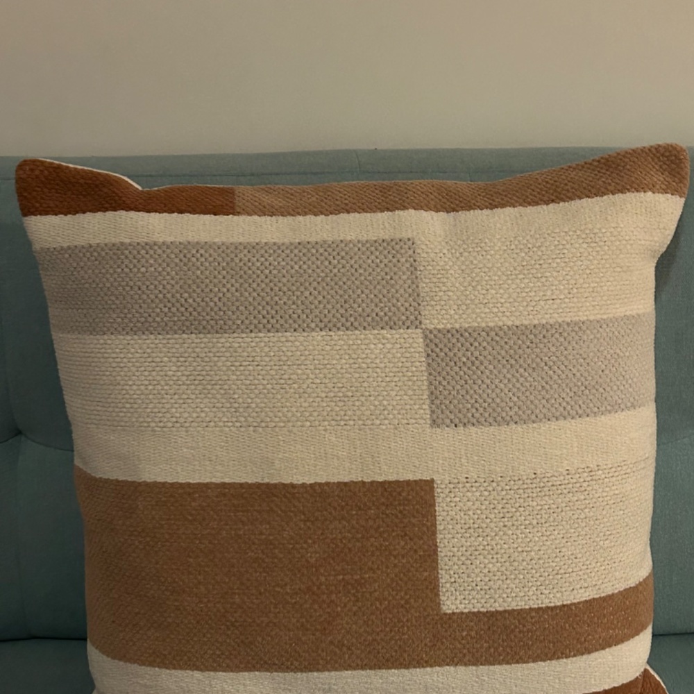 Freedom 55 cm cushion as new condition - Picture 2 of 2